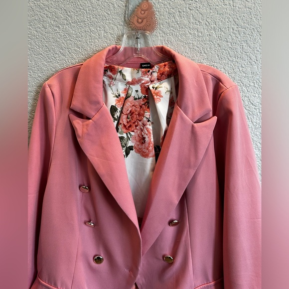 Double Breasted Flap Detail Blazer| Size 8/10 L - Picture 6 of 6